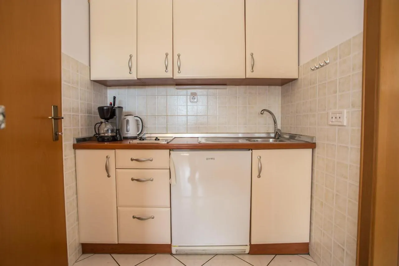 דירות ורסאר Apartman Vlado
