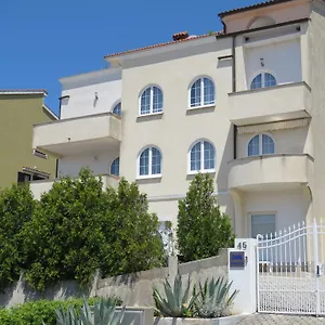  Apartment Urbajs